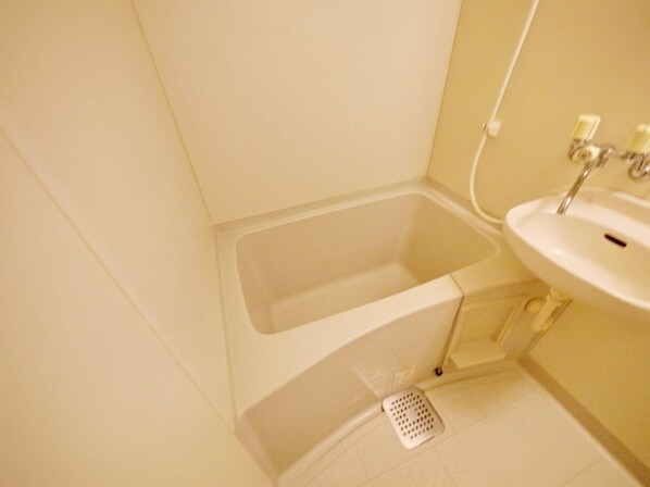 ワイズ・トヨオカの物件内観写真